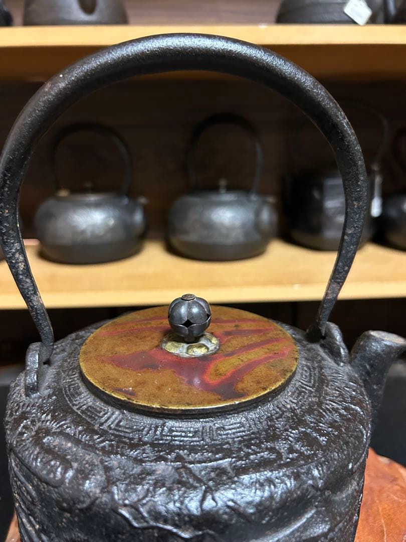 龍文堂造 道安型 金閣寺 唐草模様 鉄瓶 古美術 金属工芸 時代物 煎茶