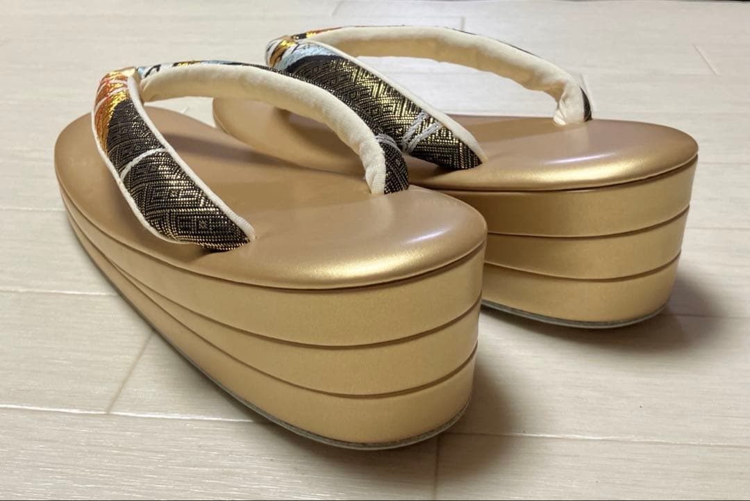 《美品・箱付き》草履バッグセット　彩小径ブランド　振袖用 正絹　帯地