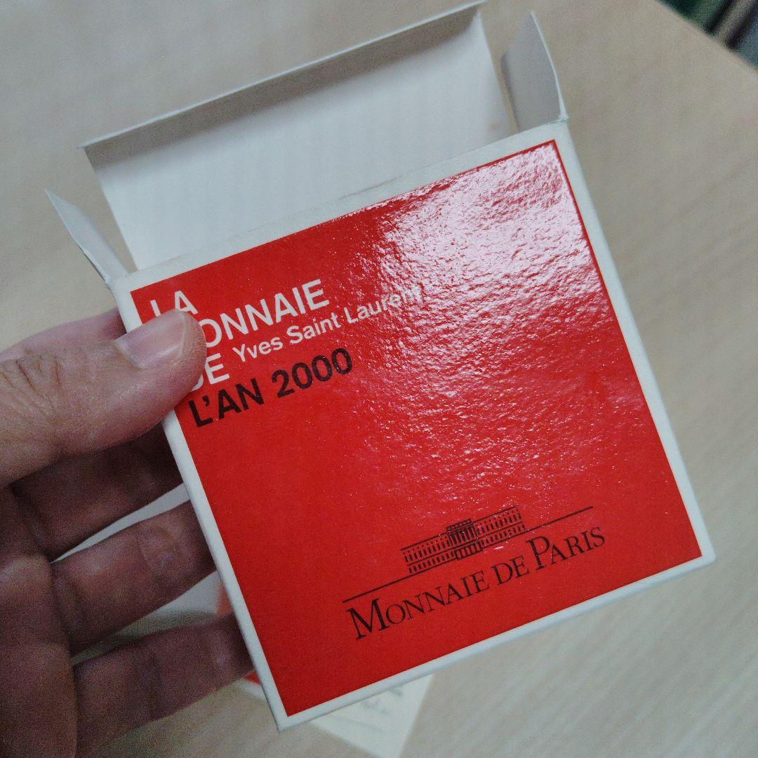 La Monnaie de l´an 2000 イヴ・サンローラン 2000年