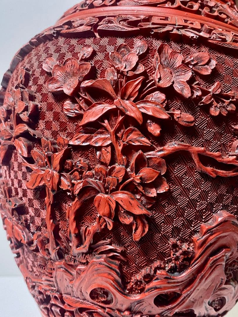 赤色彫刻装飾花瓶 中国古美術 壺　花瓶　中国堆朱　アンティーク