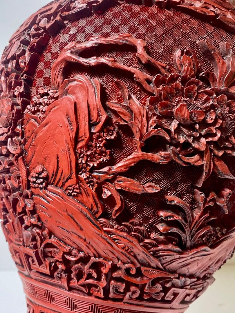 赤色彫刻装飾花瓶 中国古美術 壺　花瓶　中国堆朱　アンティーク