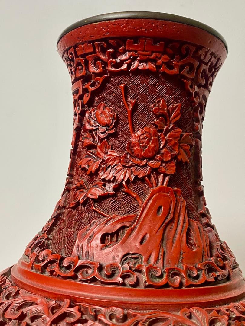 赤色彫刻装飾花瓶 中国古美術 壺　花瓶　中国堆朱　アンティーク