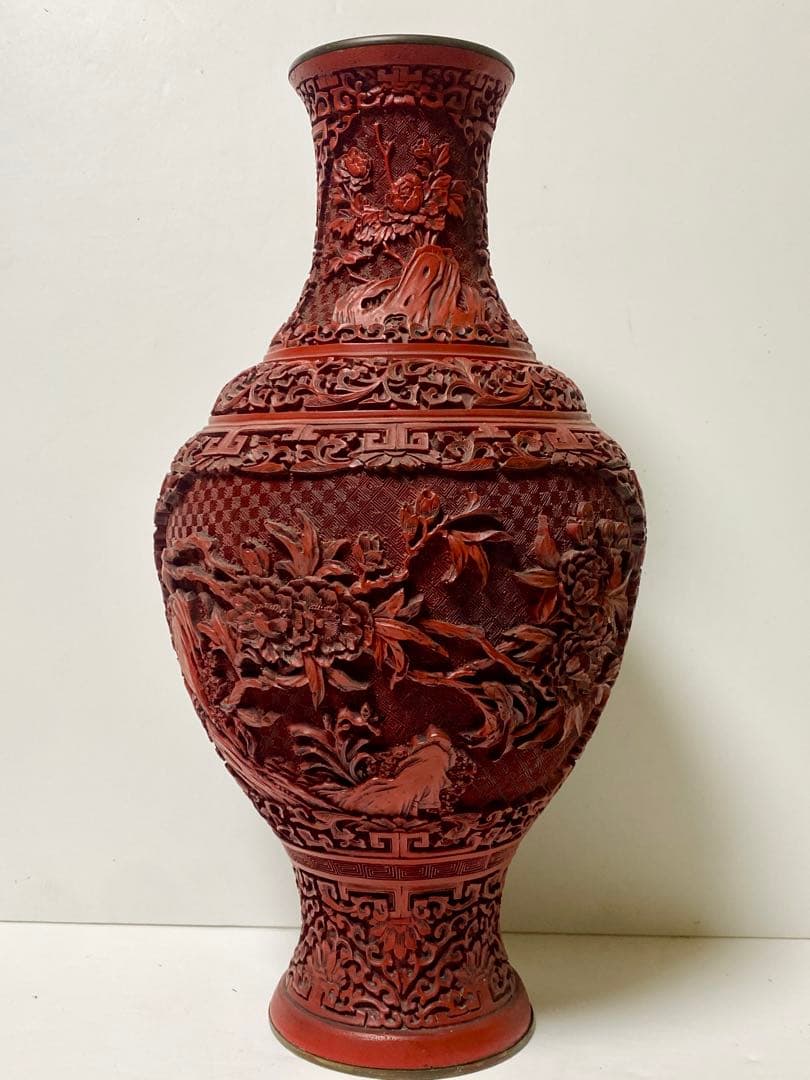 赤色彫刻装飾花瓶 中国古美術 壺　花瓶　中国堆朱　アンティーク