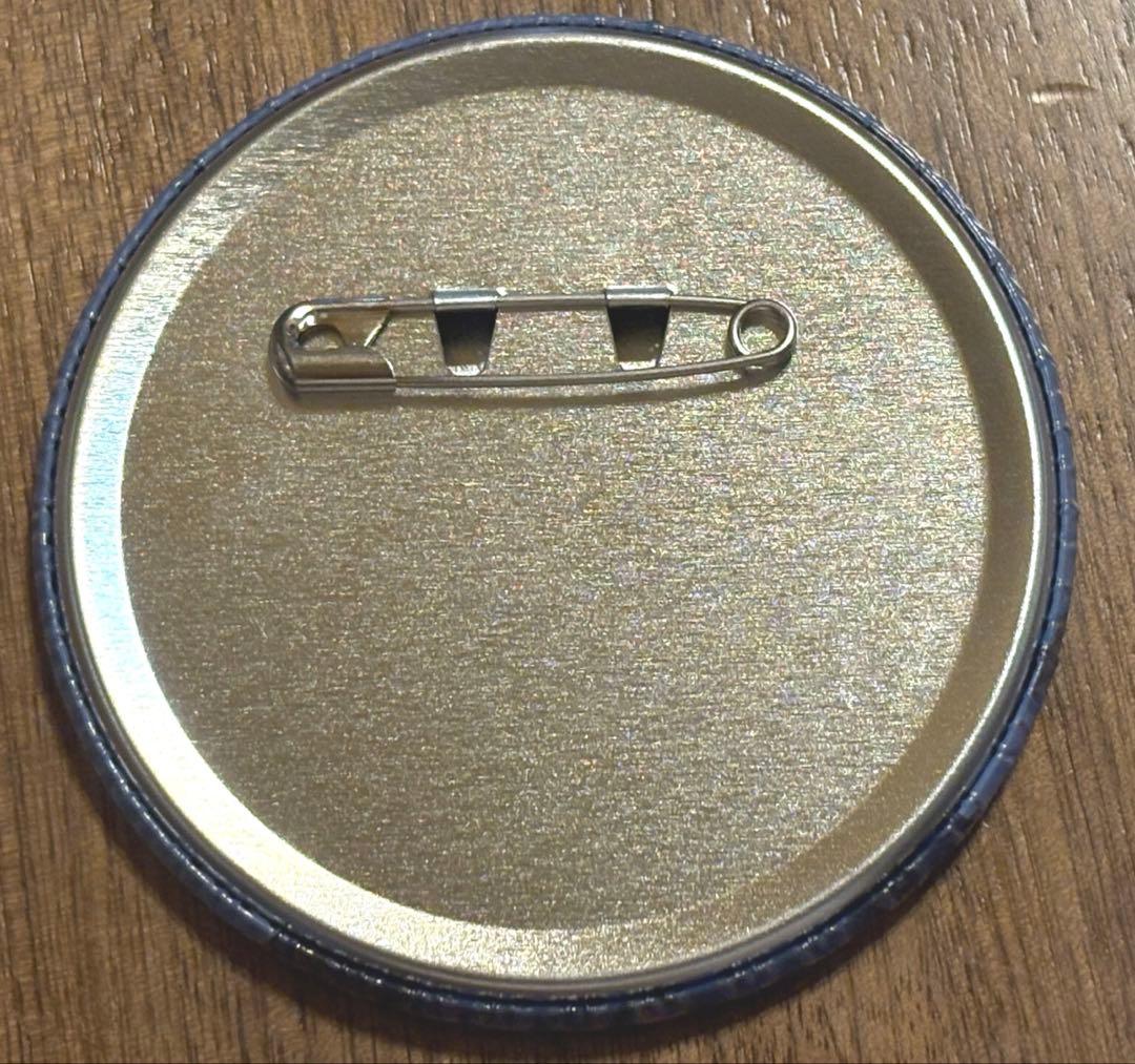 ピンズ・ピンバッジ・缶バッジ ^ ^