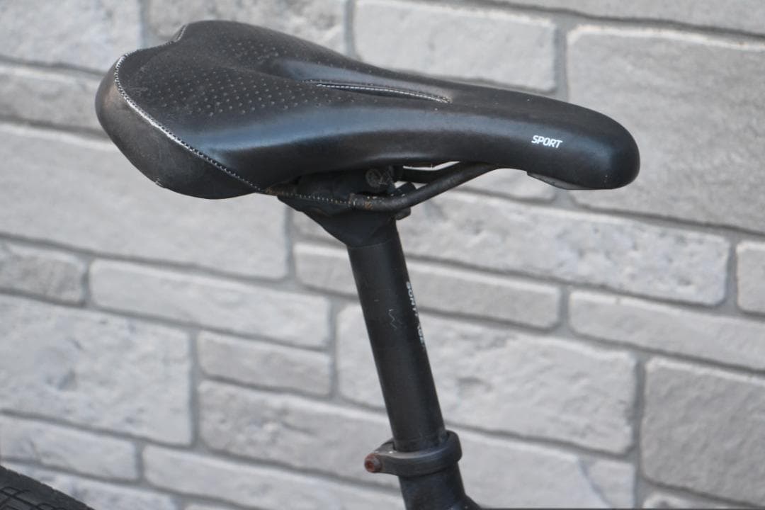 引き取り限定♪人気のTREK♪FX2♪通学やレジャーなどに♪マッドブラック♪