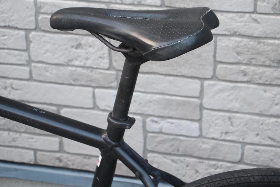 引き取り限定♪人気のTREK♪FX2♪通学やレジャーなどに♪マッドブラック♪