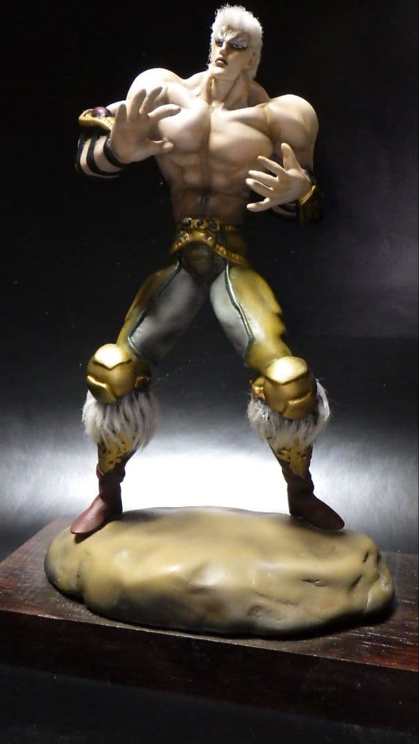 海洋堂　北斗の拳　ラオウ1/12 ガレージキット完成品　プラモデル