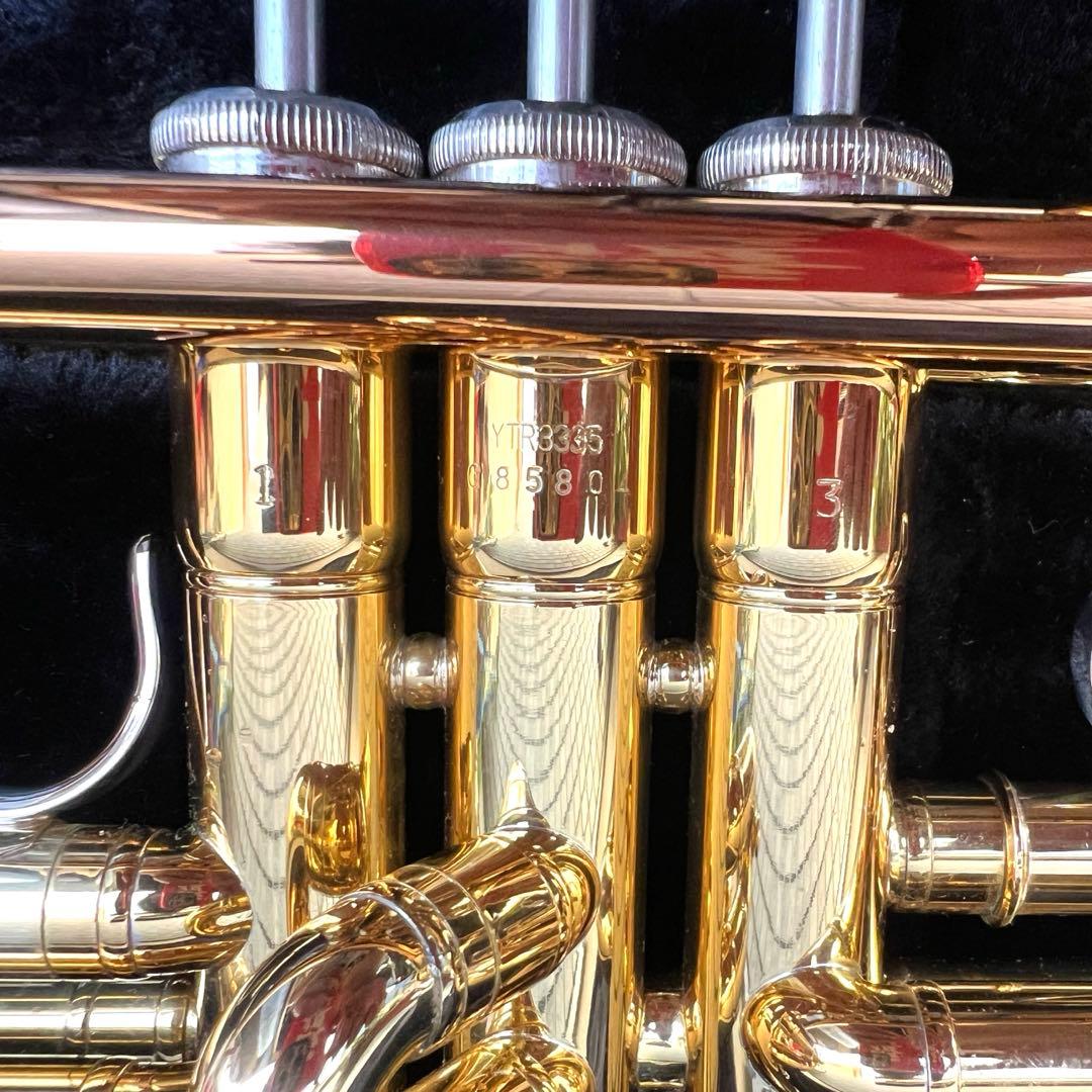 ヤマハトランペットYTR-3335　金色トランペット マウスピース付き