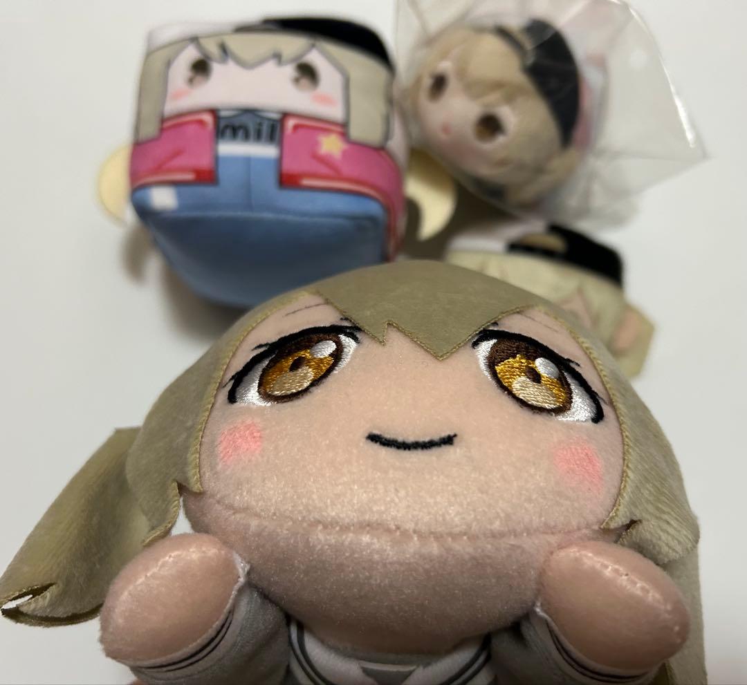 プロセカ　小豆沢 こはね　【 中古品 】　寝そべり ぬいぐるみ　マスコット