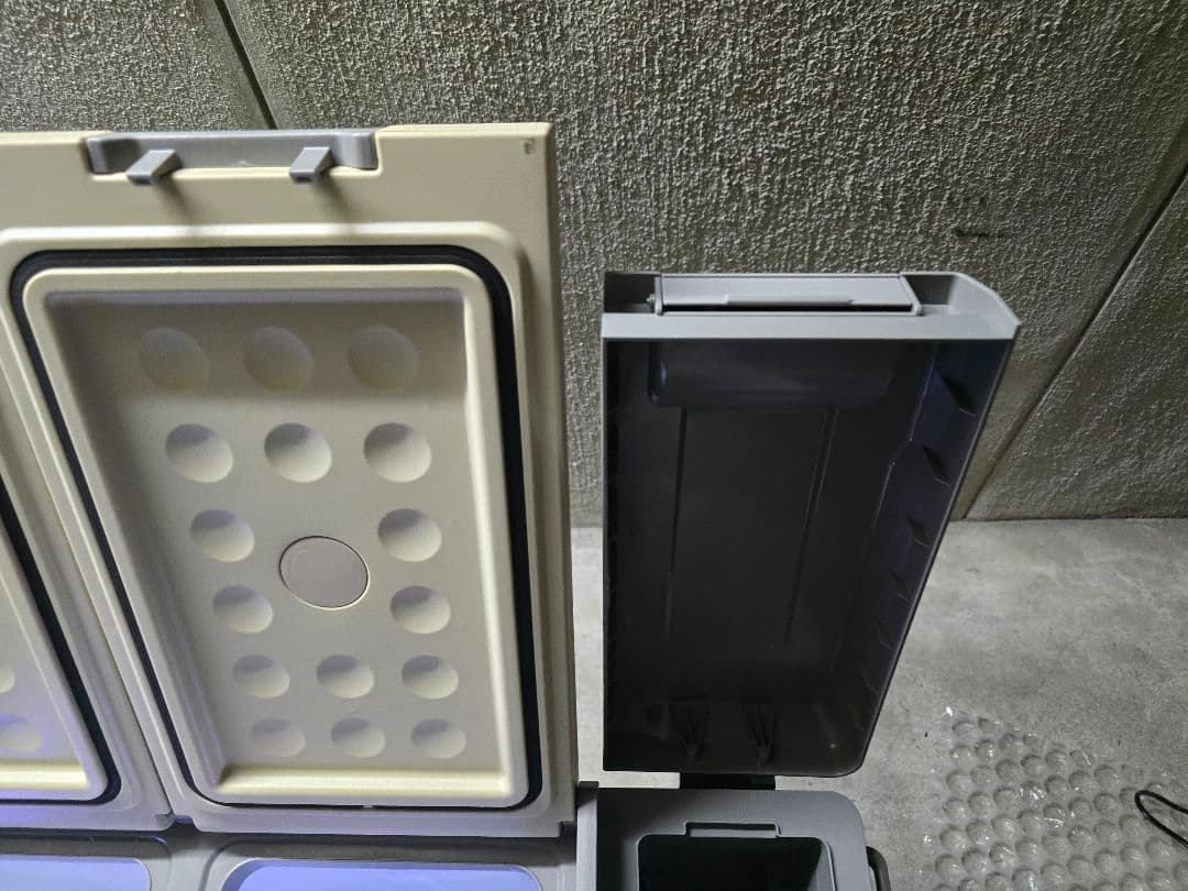 【新品未使用】車載冷蔵庫 SAMONIC 55L　バッテリー付き　カーキ色