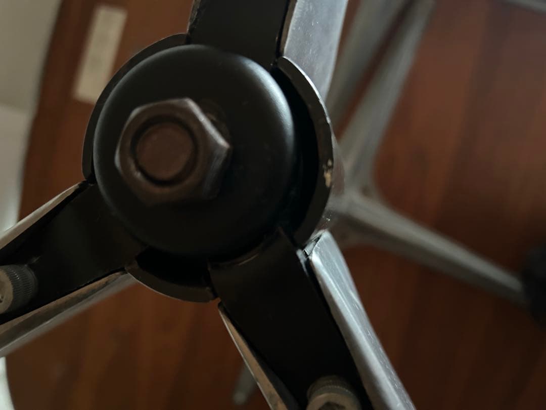 （値下げ）【引取限定】ハーマンミラー　イームズ　セグメンテッドベーステーブル