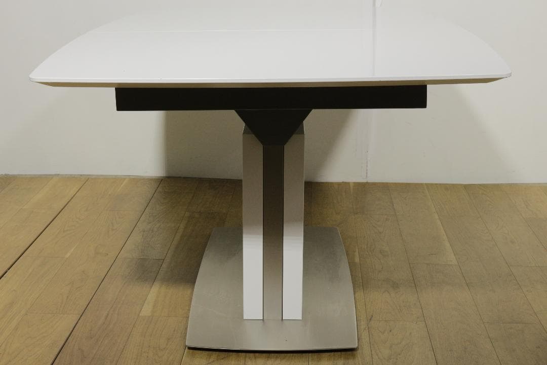 O*s様 BoConceptボーコンセプト★OCCAダイニングテーブル★伸長式★