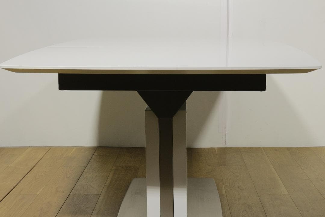 O*s様 BoConceptボーコンセプト★OCCAダイニングテーブル★伸長式★