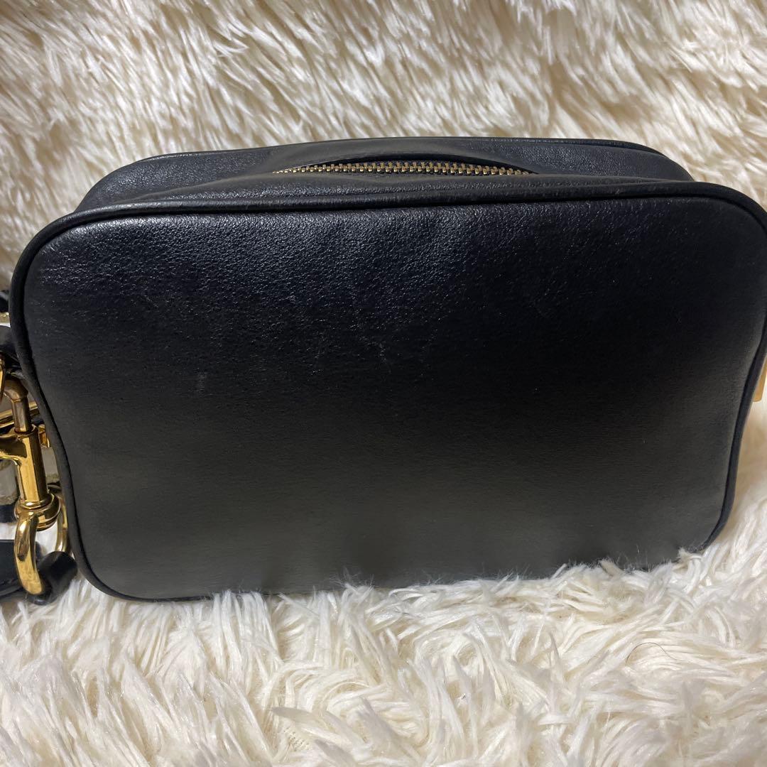 美品　マークジェイコブス レザーショルダーバッグ 2WAY エンボスロゴ 黒
