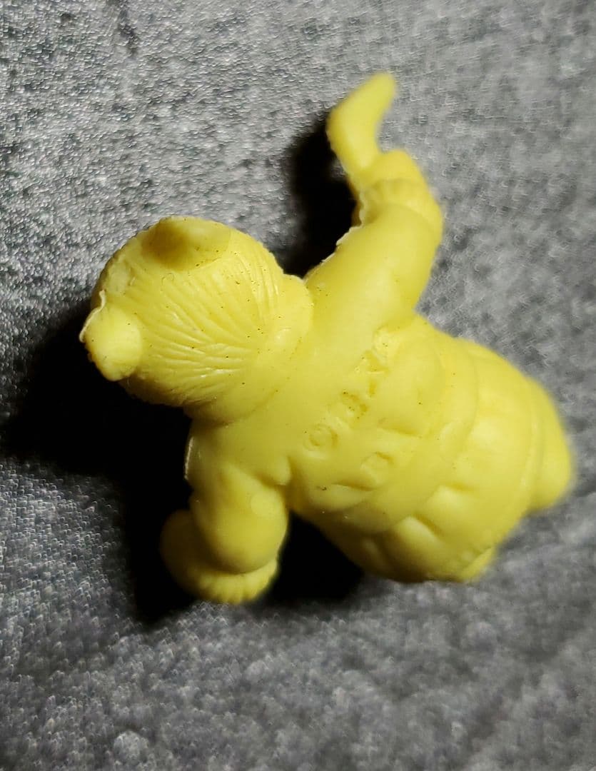 ゼルダの伝説　ゴーリア　任天堂　消しゴム　黄色　１体