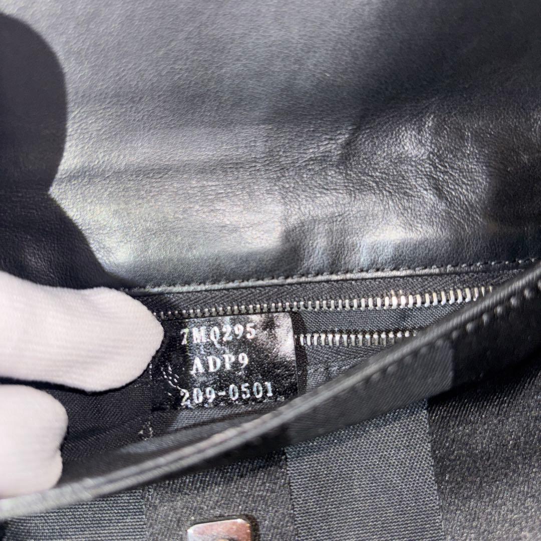 本日限定価格✨FENDI フェンディ 定価25万 ズッカレザーショルダー