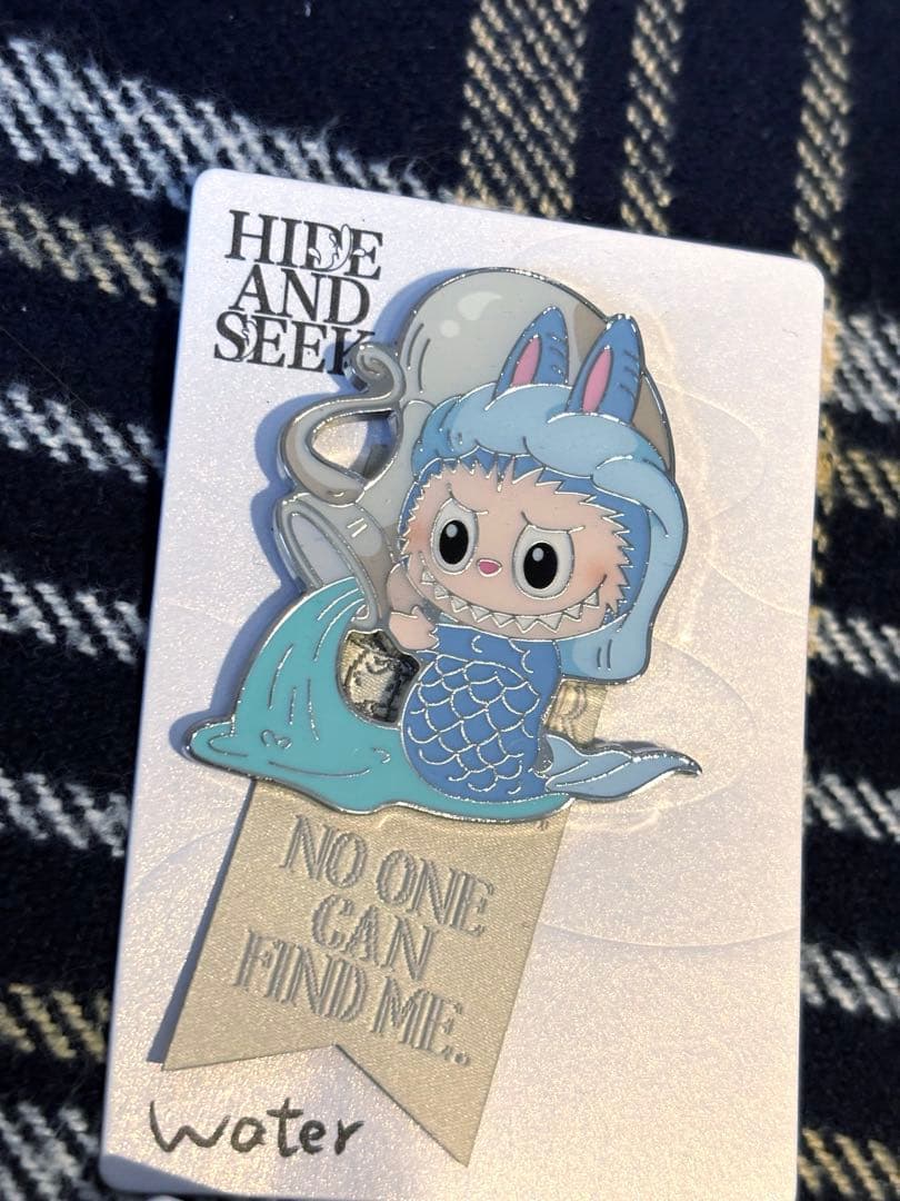 限定ラブブ】POP MART「選べる」ピンバッジ - メルカリ