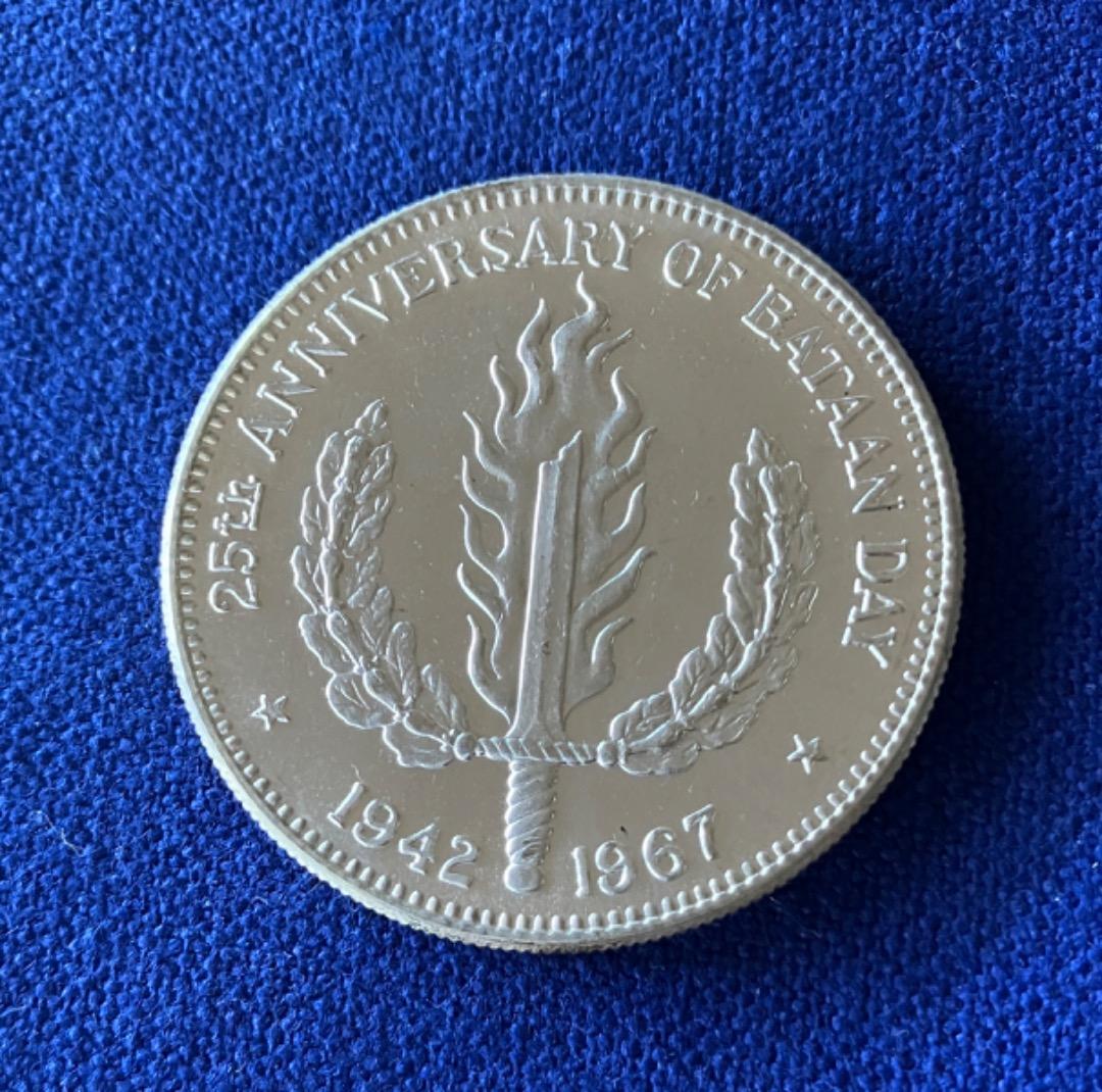 フィリピン銀貨 1ペソ 1967年 バターンディ25周年記念 - メルカリ