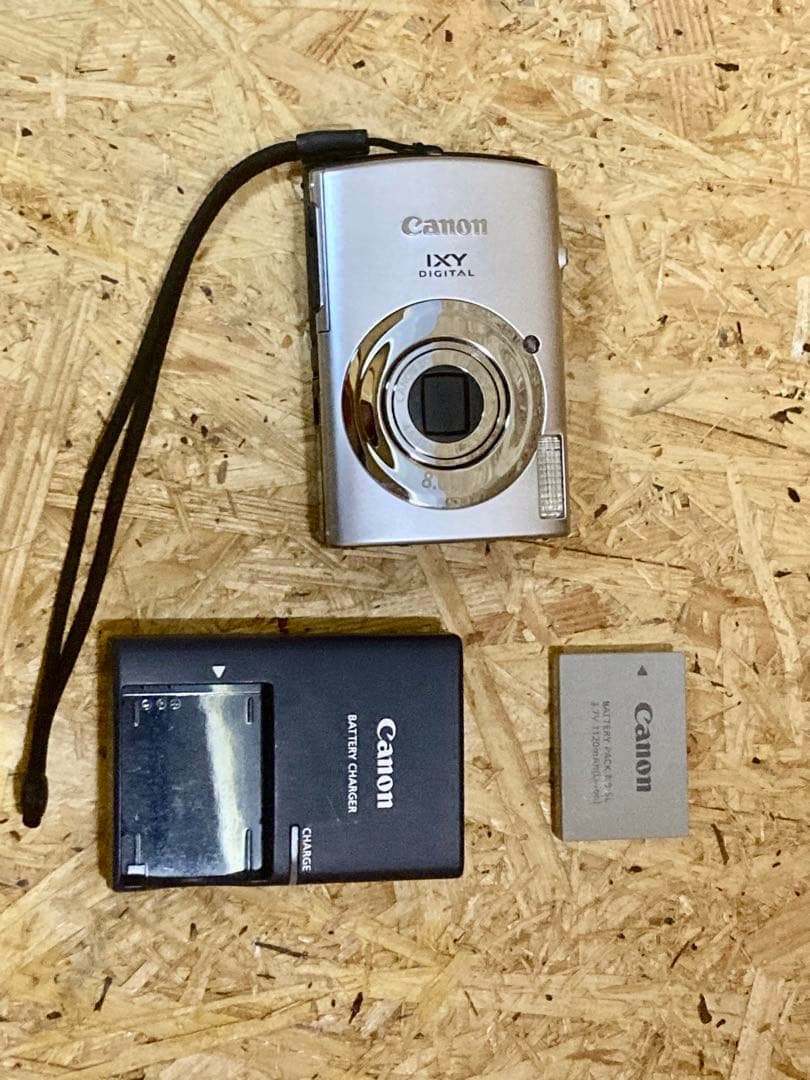 キャノンデジタルカメラ910 is IXY