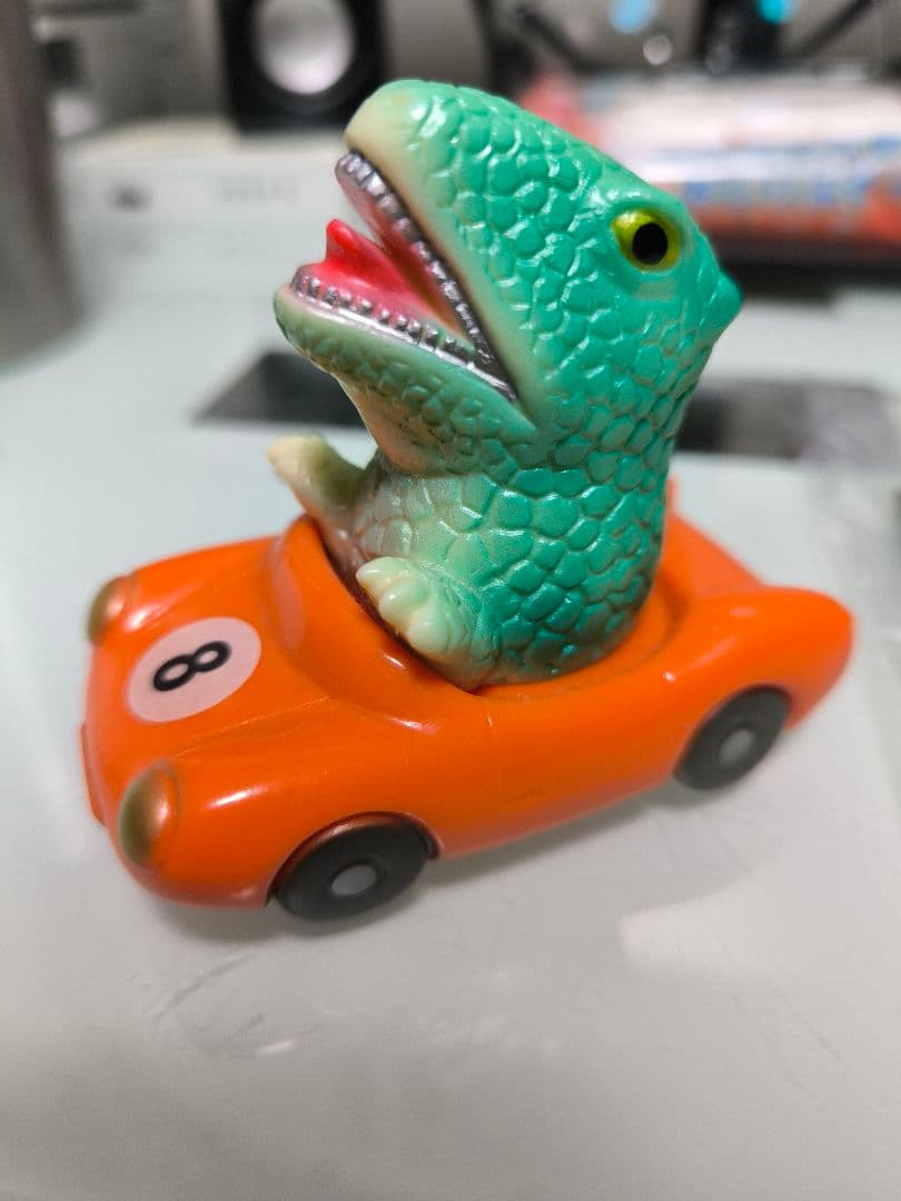 トイグラフ 怪獣レーサー ゴロザウルス ソフビ - メルカリ