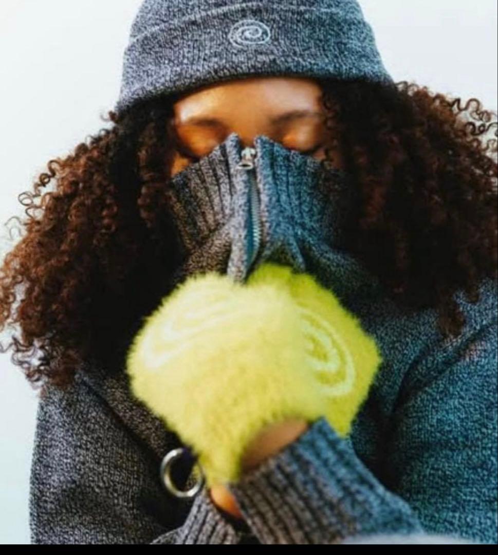 sol soonerorlater GuruGuru Hairy Gloves - メルカリ