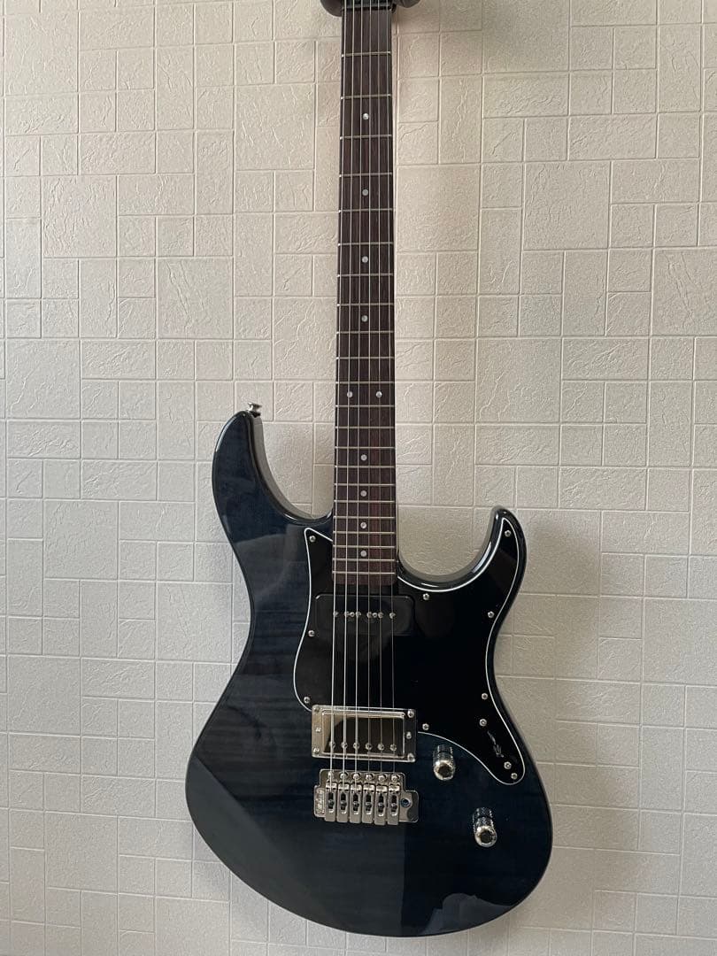 ぼっち (後藤ひとり) カスタム YAMAHA PACIFICA 611VFM