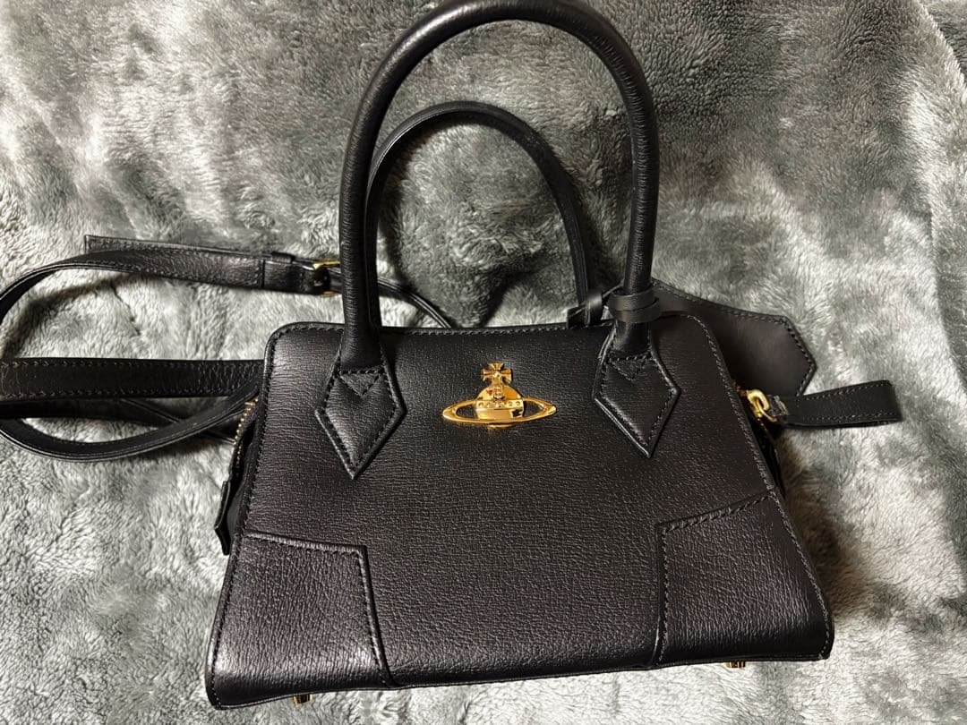 VivienneWestwood EXECUTIVE バッグ 日本限定】EXECUTIVE スクエア ショルダーバッグ(ブラック)（メンズ
