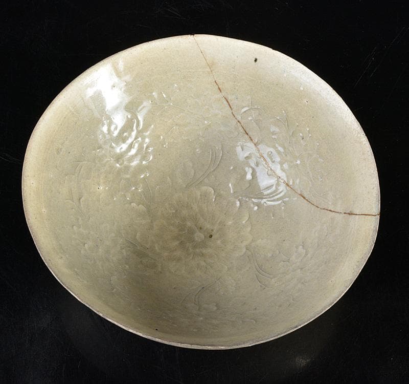 中国　定窯白磁陽刻花文　鉢　碗　金継ぎ直し　V　R4552