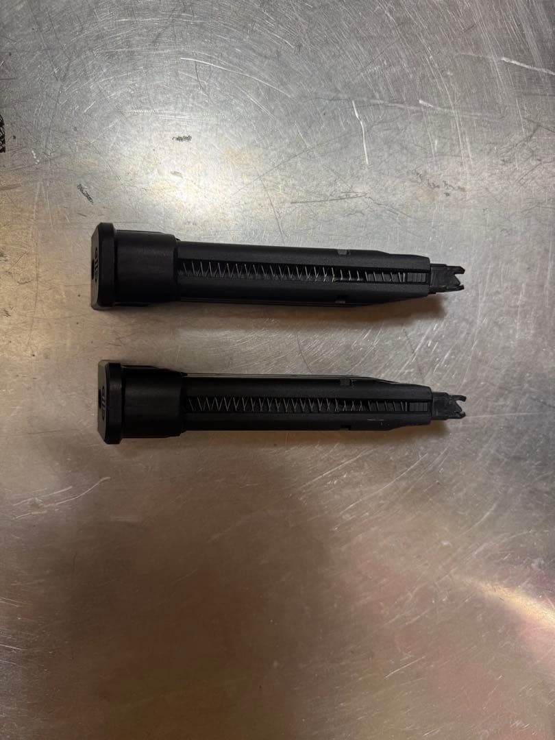 SIG AIR M17 CO2スペアマガジン BK カートリッジおまけ