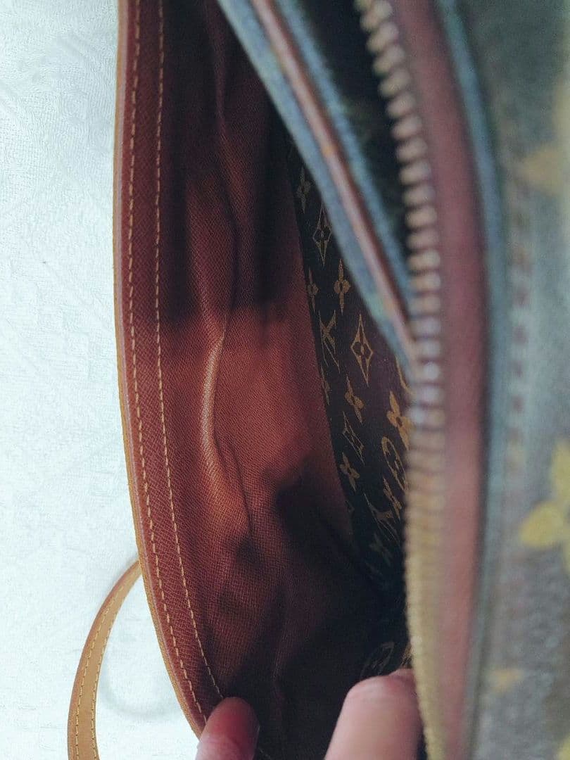 LOUIS VUITTON ショルダーバッグ