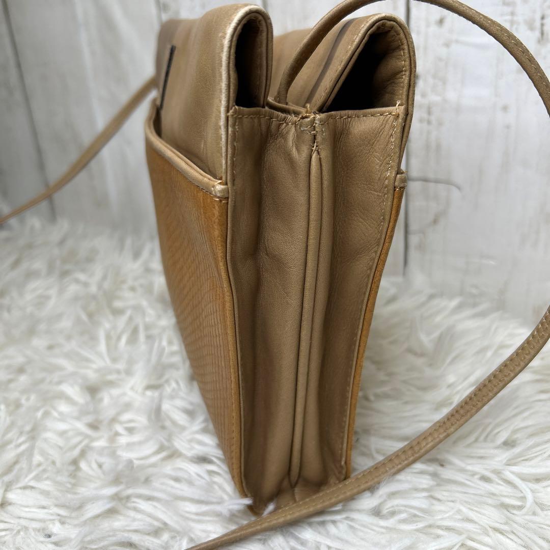 FENDI ヴィンテージショルダーバッグFFロゴ編み込みレザーブラウン