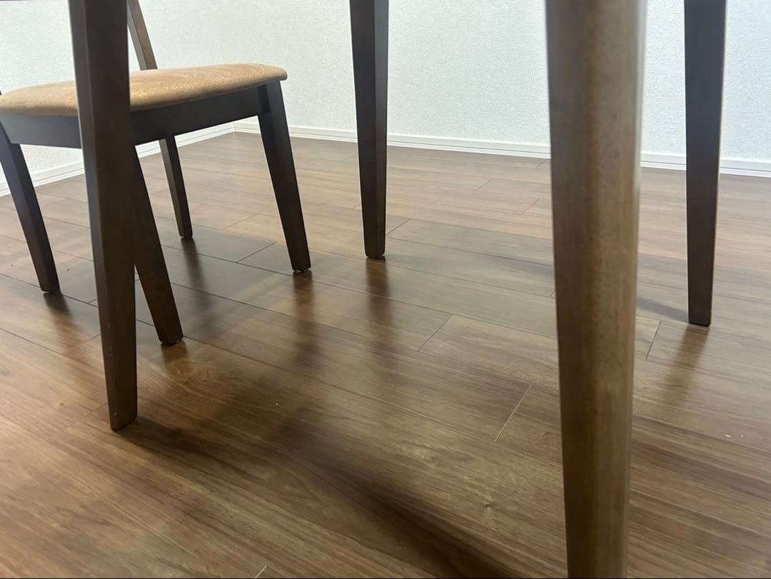 引き取り希望！ダイニングテーブルと椅子の3点セット1年４ヶ月使用7月中旬まで出品