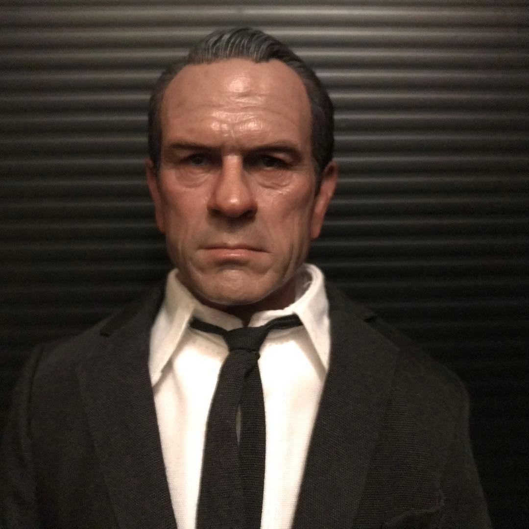 エンターベイ M.I.B3 トミー・リー・ジョーンズ 1/6 フィギュア