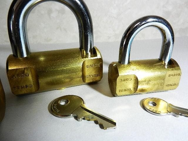 イタリア「Viro」ブランドシリンダー南京錠3点