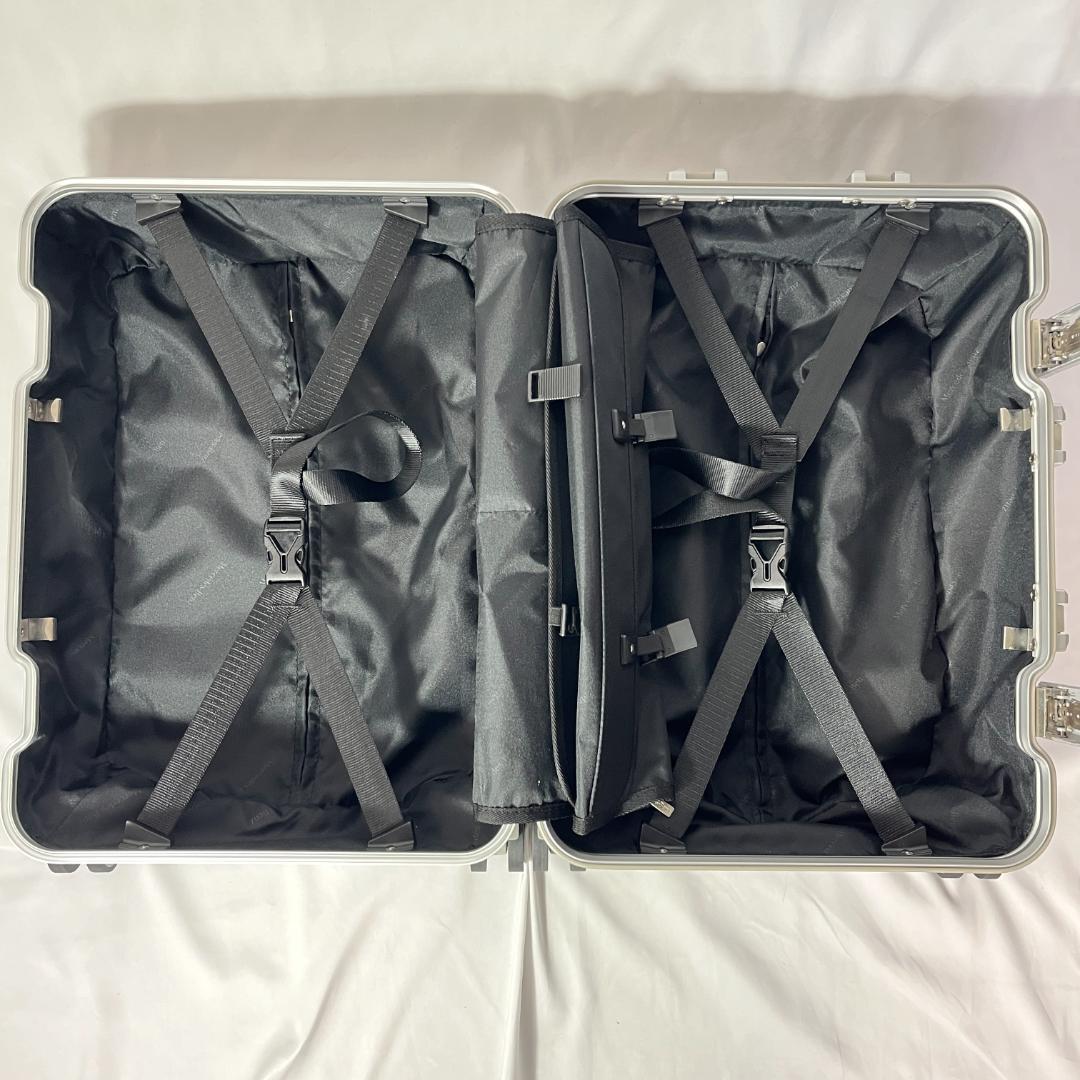 超美品 メルセデスベンツ アルミスーツケース シルバー キャリーケース