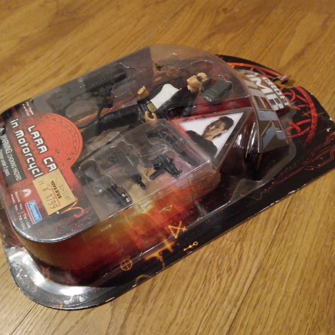 新品 トゥームレイダー ララ・クロフト イン モーターサイクル ギア フィギュア