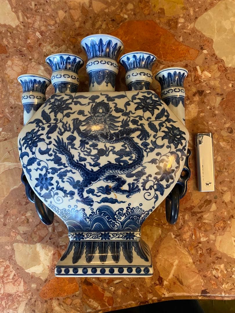 青白磁ドラゴン模様の花瓶 景徳鎮 大清雍正年製 青白磁