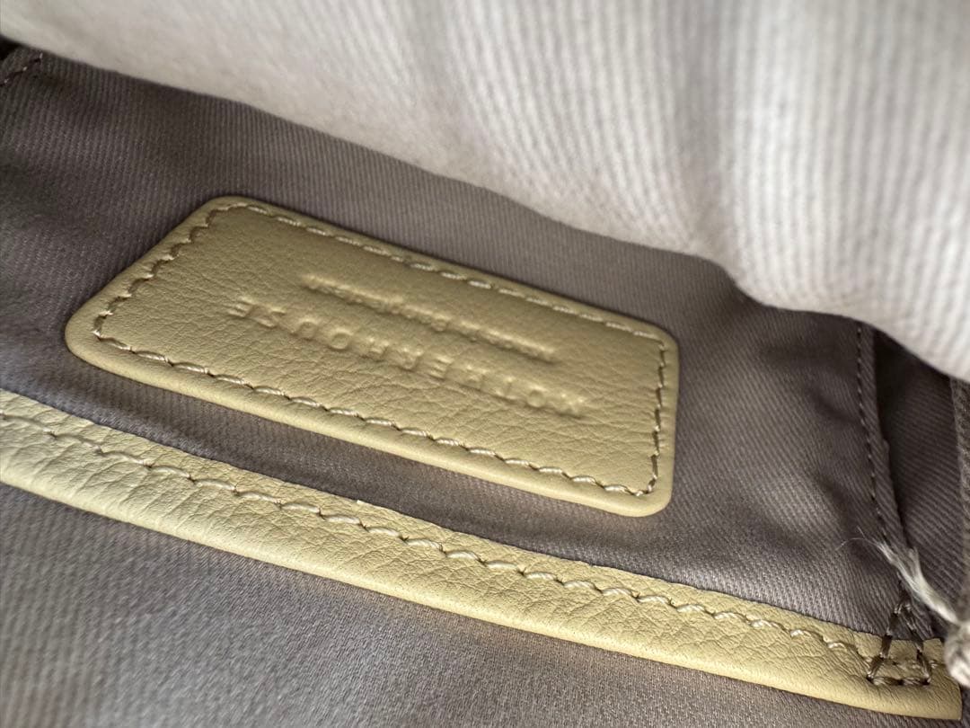 本日のみ！　MOTHERHOUSE バターイエローショルダーバッグ　ソラS