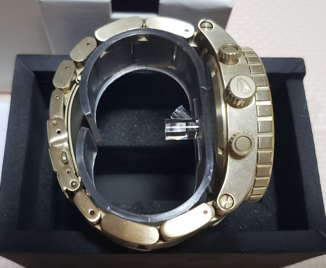 専用出品中【ほぼ未使用・美品】ニクソン 腕時計 51-30 ゴールド 美品