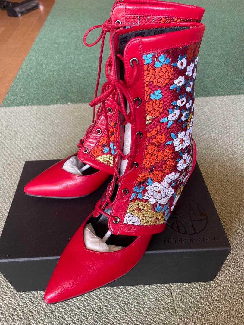 レッド花柄ブーツカバー