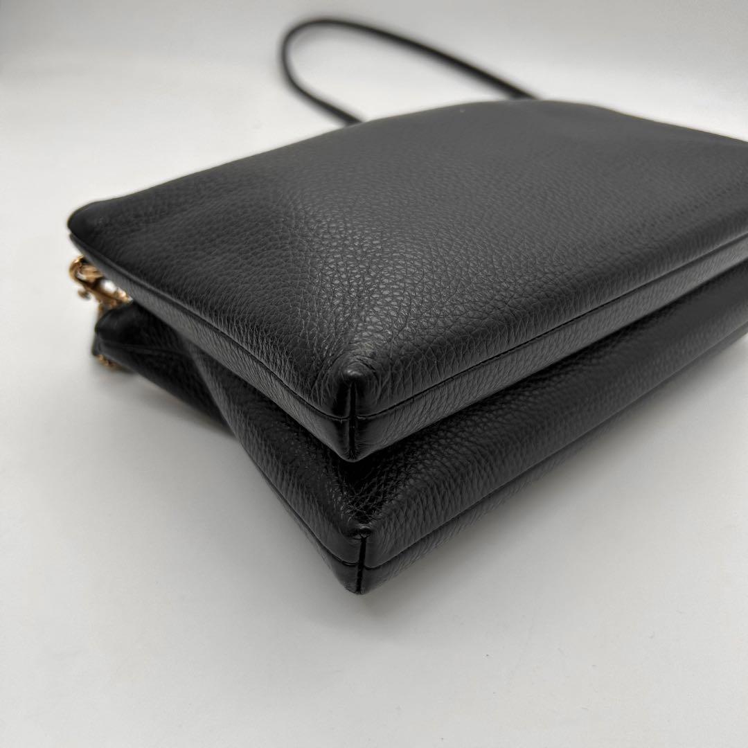 極美品　COACH　コーチ　ショルダーバッグ　二層　黒　レザー　ロゴ　斜め掛け◎