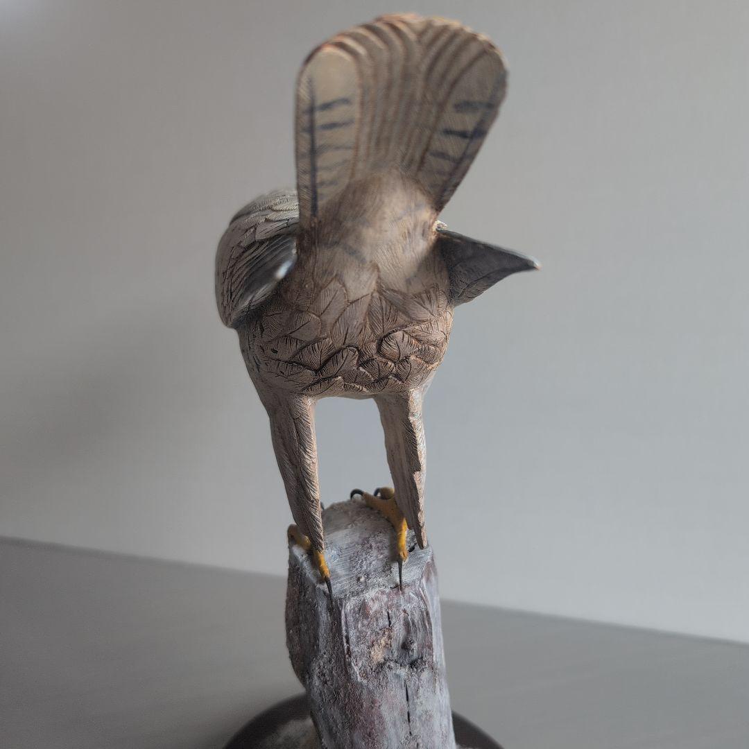 猛禽類の彫刻 シロハヤブサ バードカービング 木彫りの野鳥 野鳥彫刻