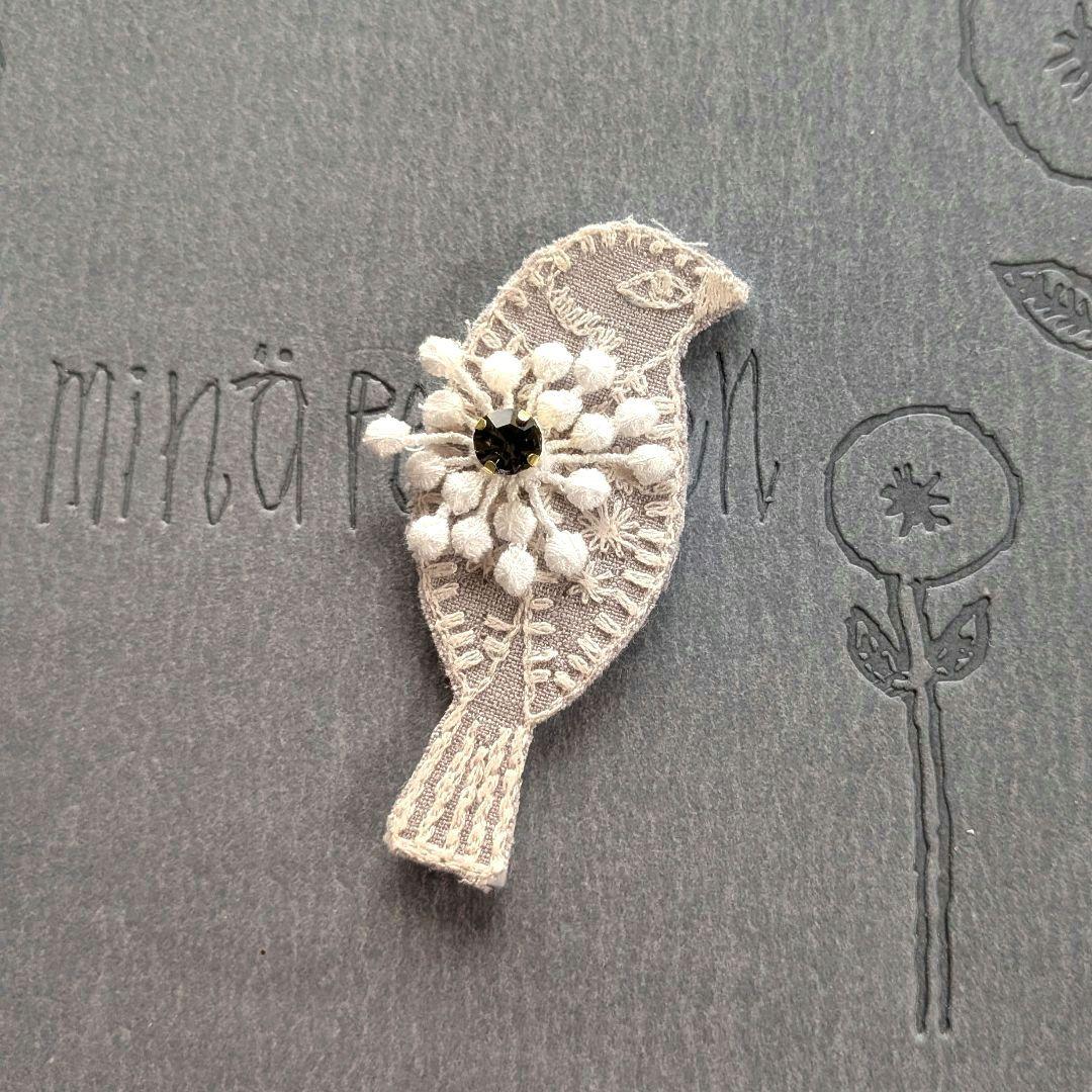 a21 ミナペルホネンアクセサリーブローチハンドメイドsymphony - メルカリ