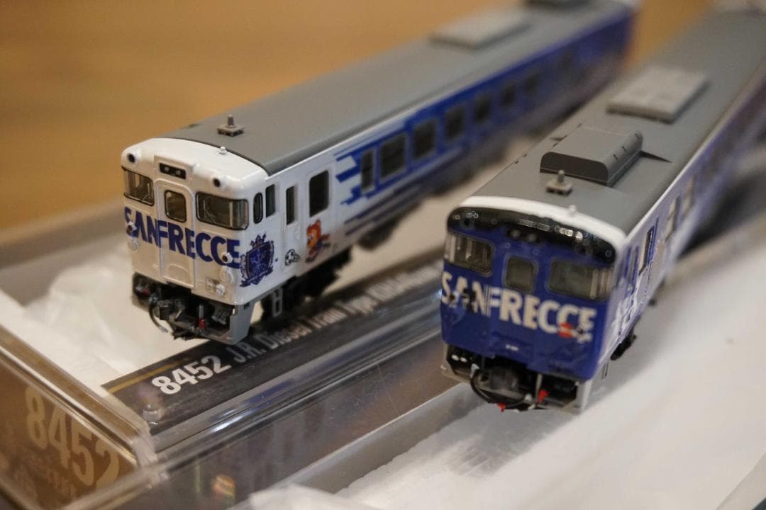 キハ40サンフレッチェ応援ラッピング仕様 白色室内灯組込 M+T車