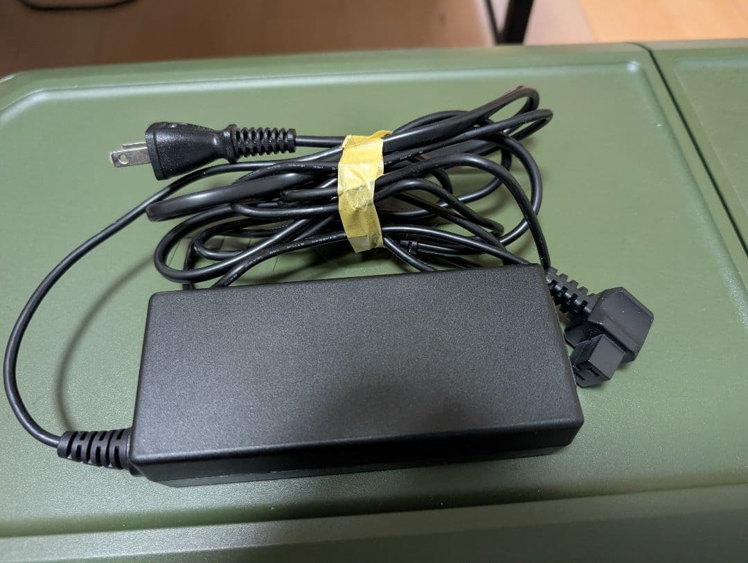 HIKOKI 冷温庫　UL18DBA(WMGZ)　バッテリー2個付き