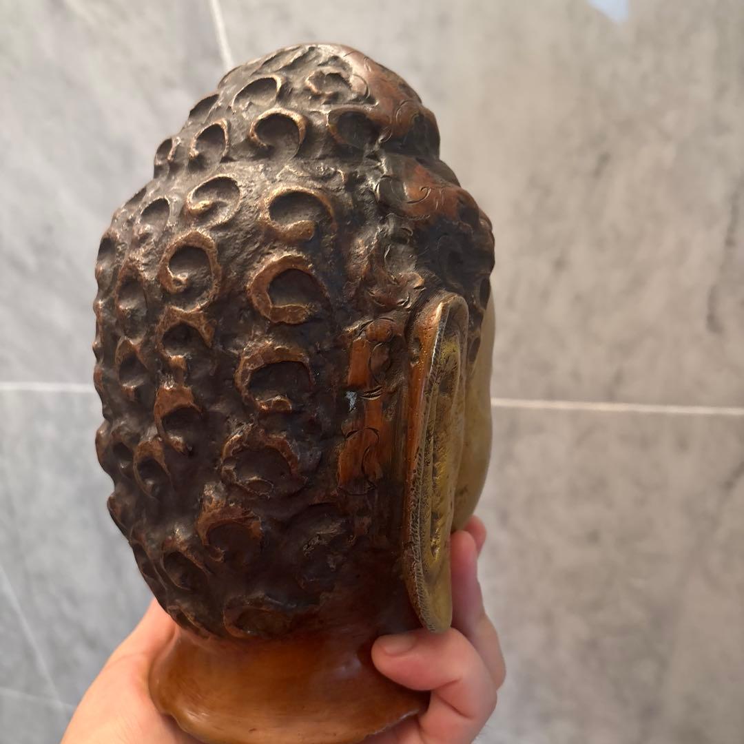 チベットアンティーク平和的なお顔で全てを見通すような瞳の仏頭