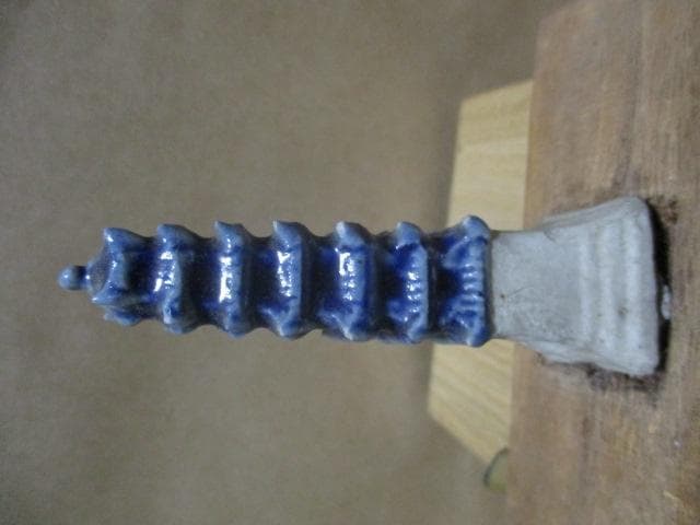 白磁染付仏塔　b81M 2420