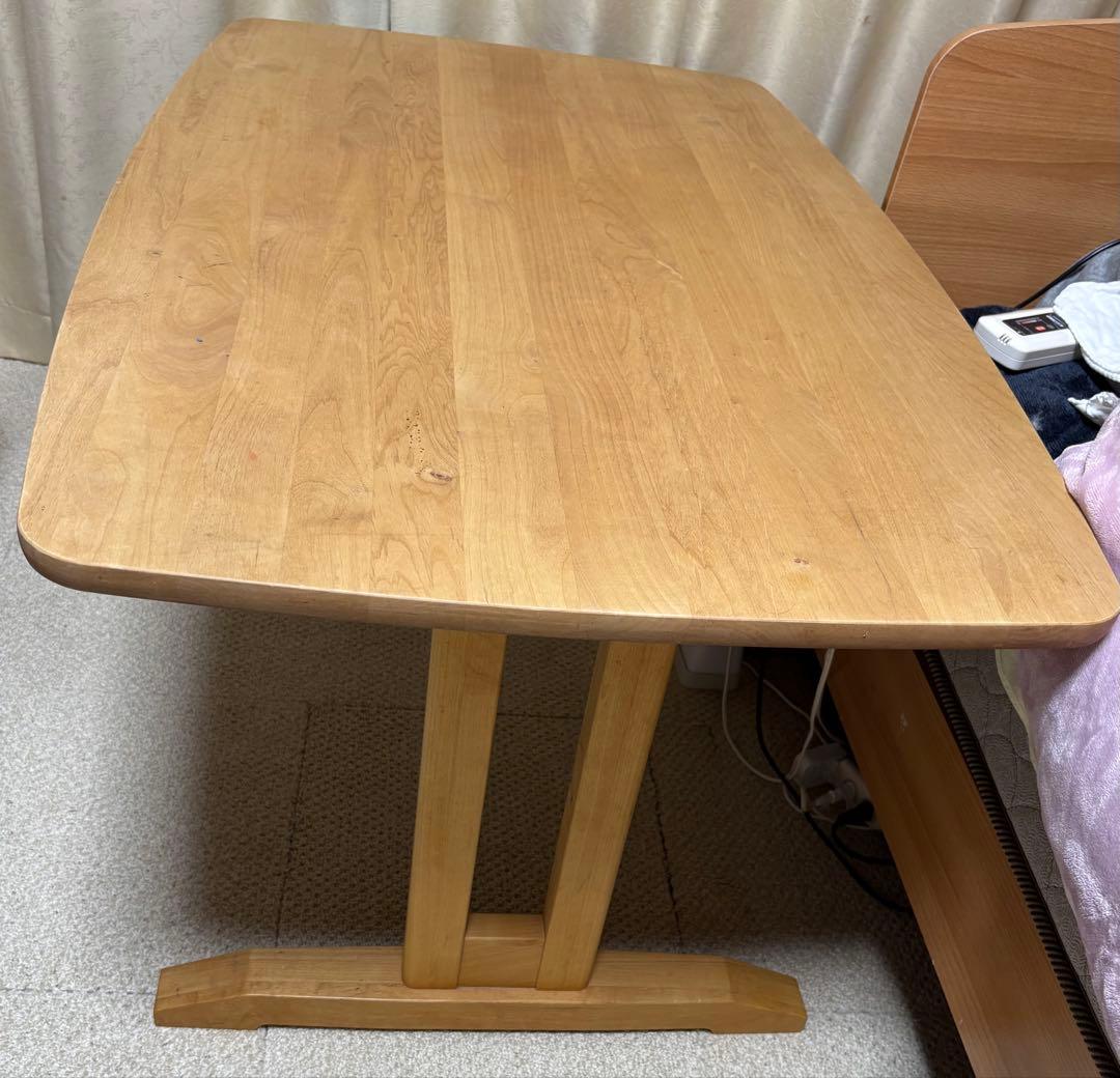 モモナチュラル　二本脚　ダイニングテーブル　110✖️70 高さ59