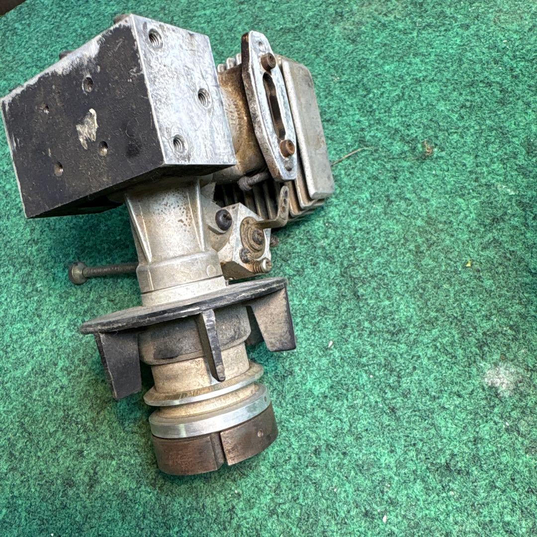 ENYA 49X ラジコンヘリコプター用エンジン