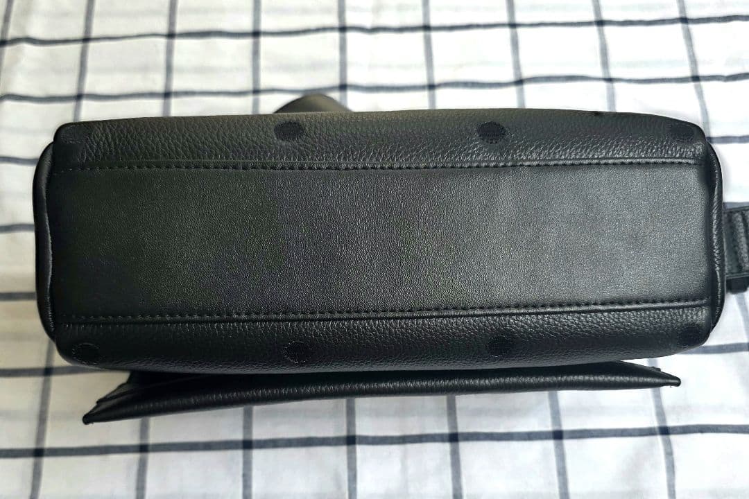 ビアズリー ドットブラックショルダーバッグ ボデイバック